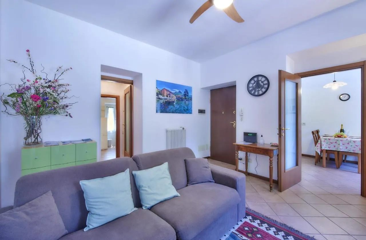 Apartment La Finestra Sul Lago Mandello del Lario