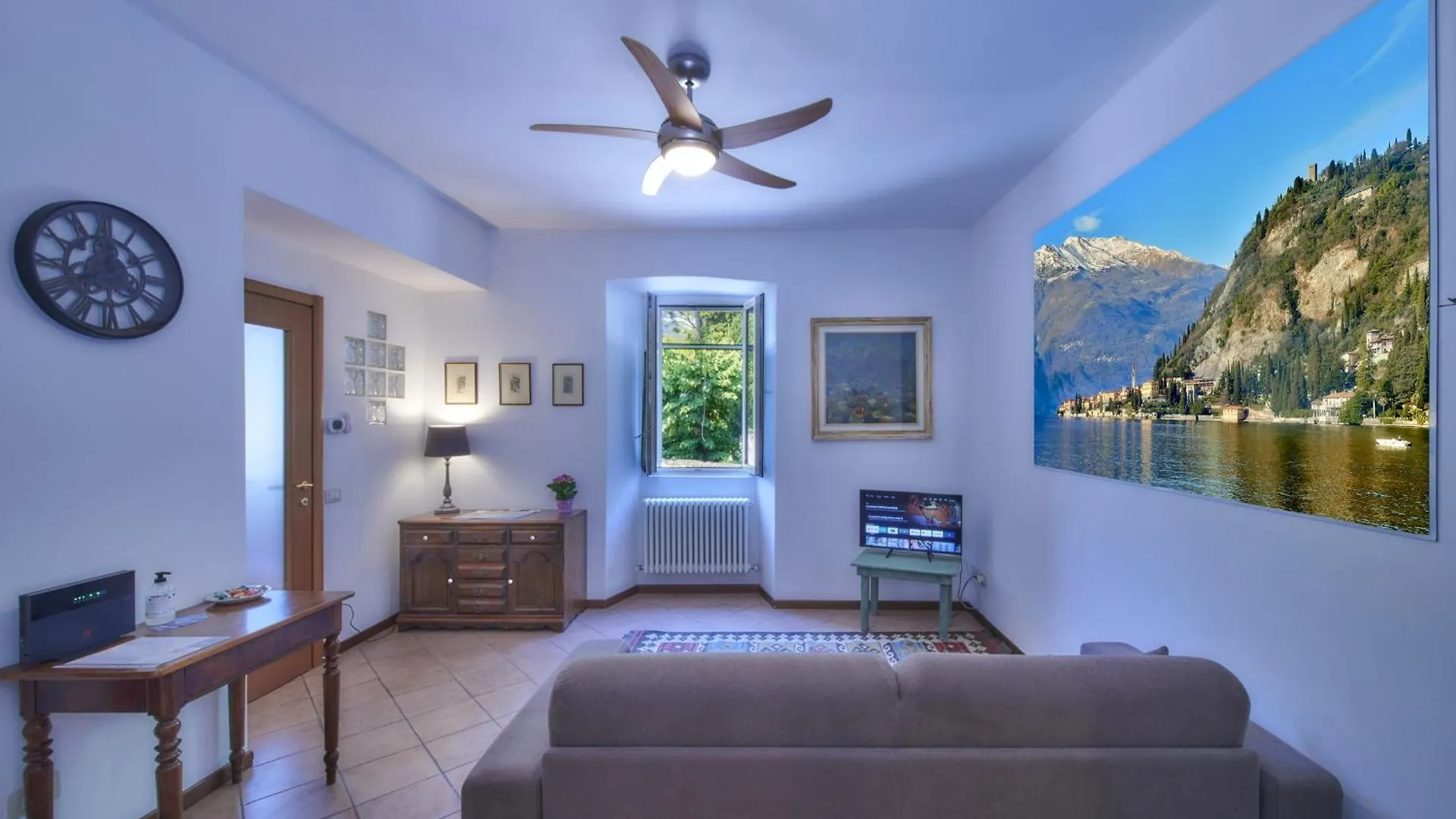 Apartment La Finestra Sul Lago Mandello del Lario Italy